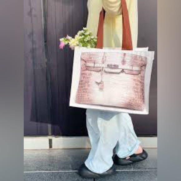 Croc "Print" Reusable Shopping Tote in Himalayan - Picture 12 of 12